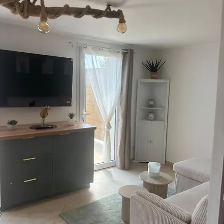 Semesterbostad 6pers Piscine, Clim, Terrasse, Bbq, 2km De La Portiragnes