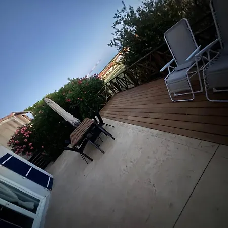6pers Piscine, Clim, Terrasse, Bbq, 2km De La